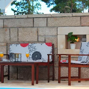 https://bungalow-vice-with-pool.hotelinzadar.com